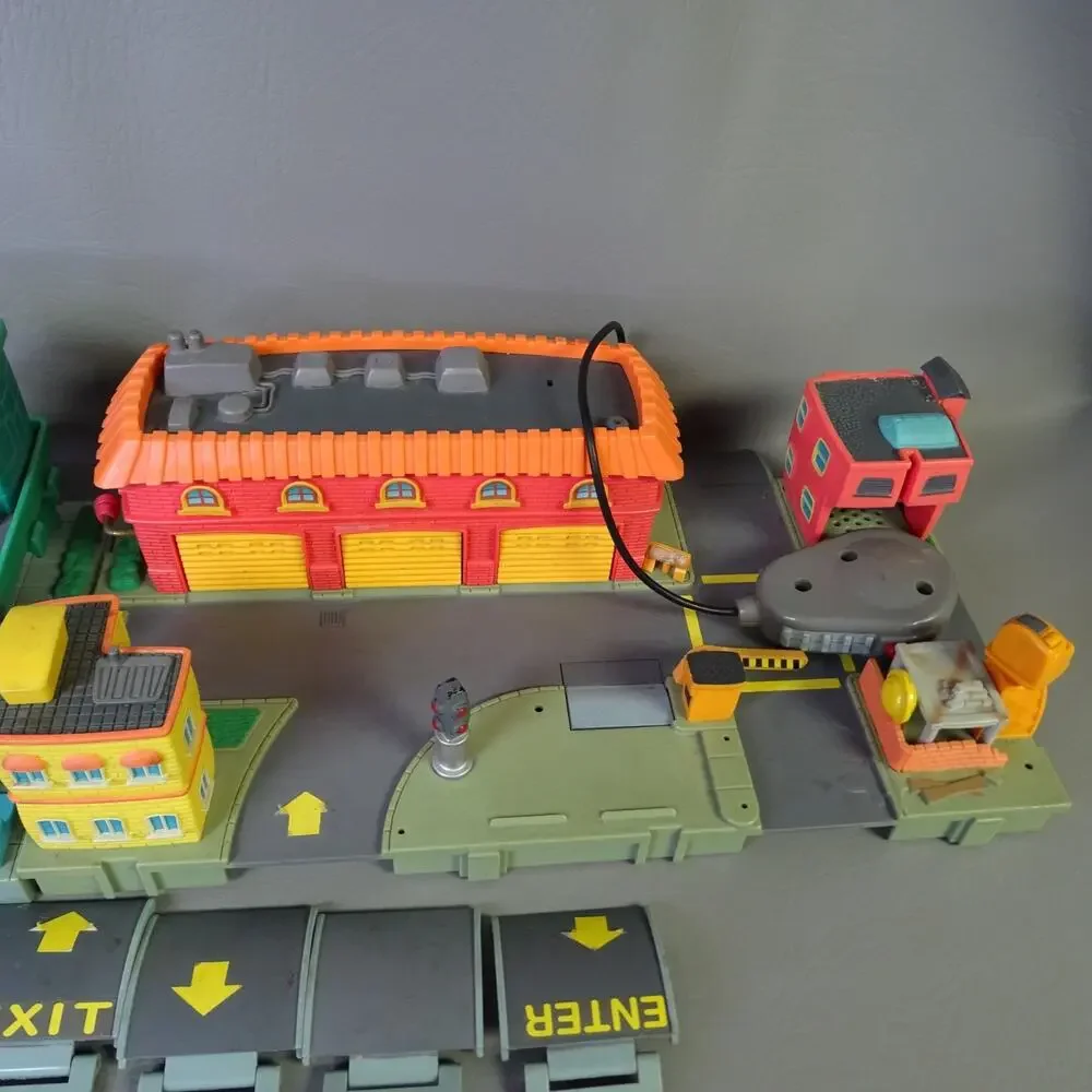 Phat Boyz City Phast Police Station Fire Station Play Set READ